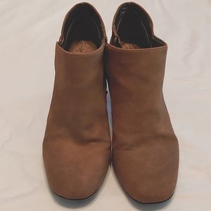 Ladies comfort ankle boots, brown suede leather,Life Stride,sz 10, 3" heel